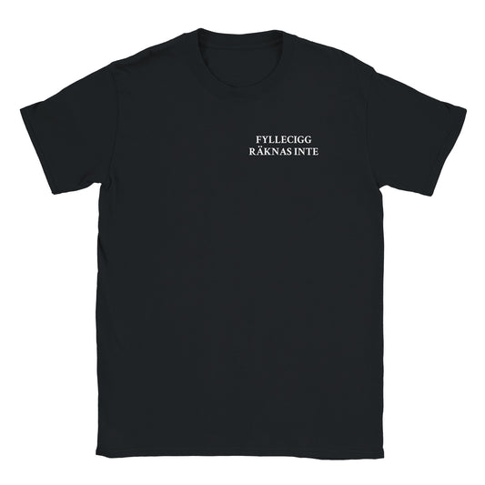 Rolig t-shirt med texten “Fyllecigg räknas inte”, fest- och rökhumor, unisex herr/dam – Merchoteket